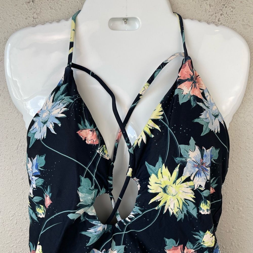 NWOT O’Neill One Piece Swim Suit Size XL - Picture 2 of 6